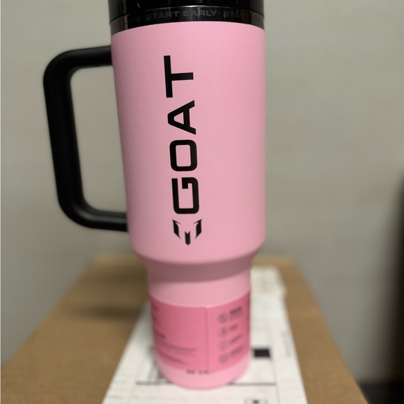 THE MESSI GOAT X STANLEY QUENCHER TUMBLER 40 OZ Limited Edition - Picture 5 of 6